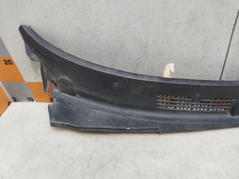 Планка под лобовое стекло