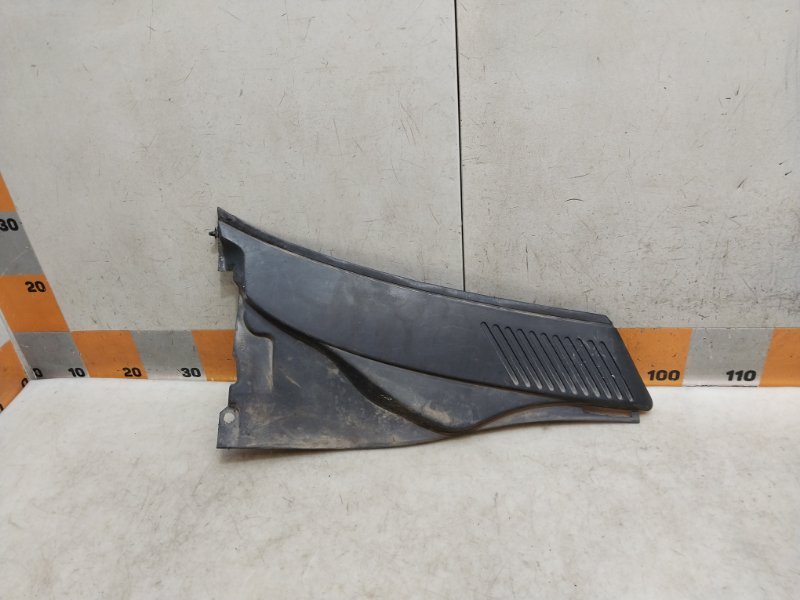 Планка под лобовое стекло