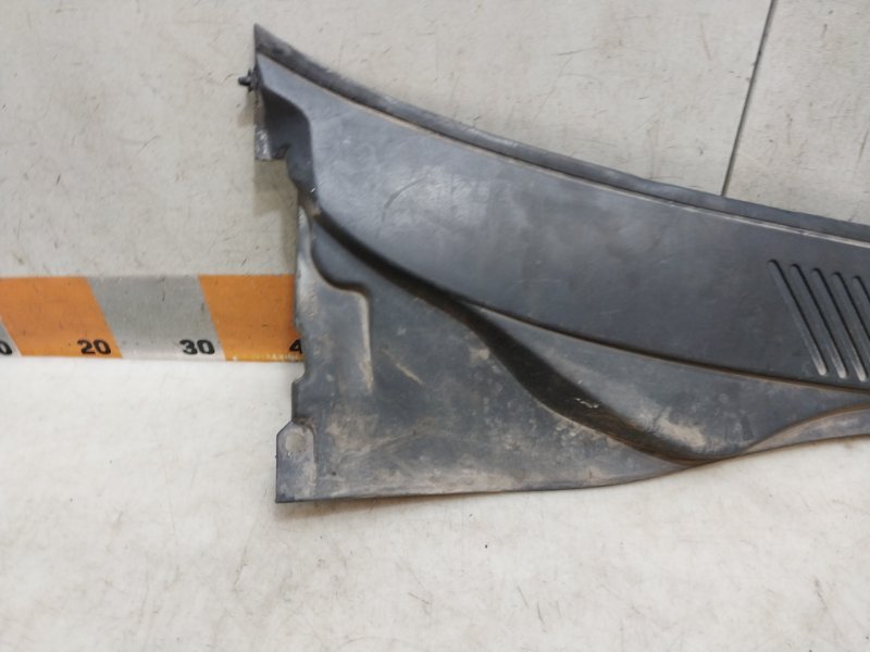 Планка под лобовое стекло