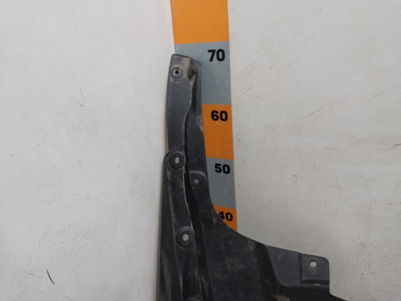 Брызговик задний левый