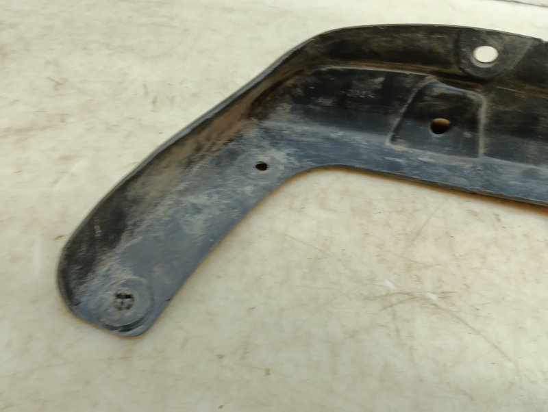 Брызговик задний правый