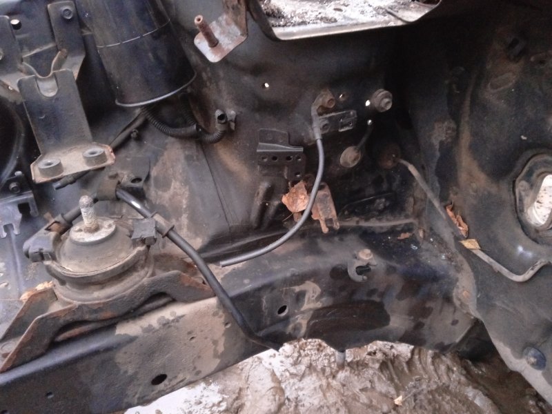 Лонжерон передний правый