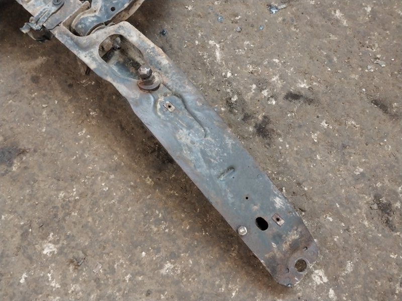 Балка подмоторная