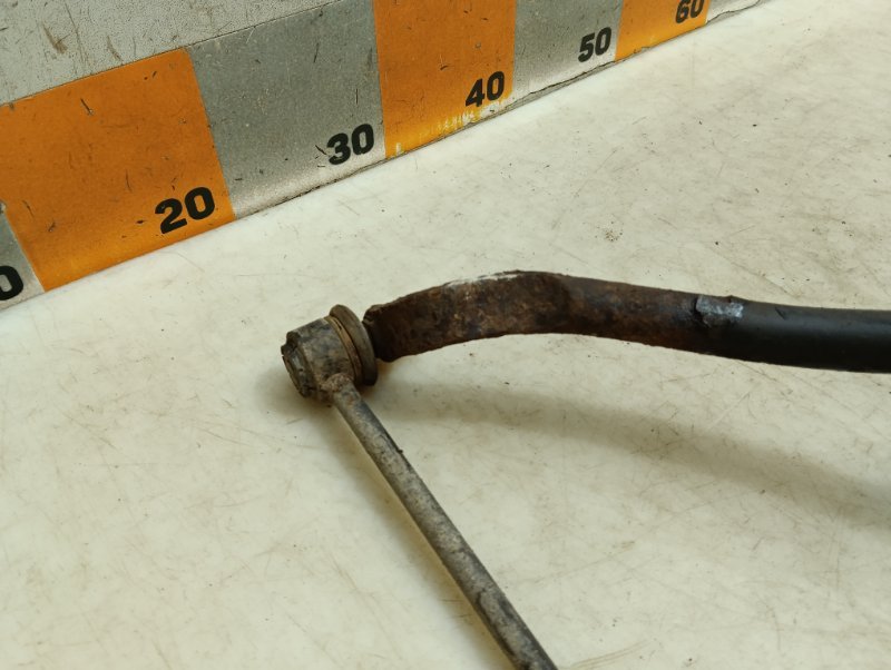 Стабилизатор передний