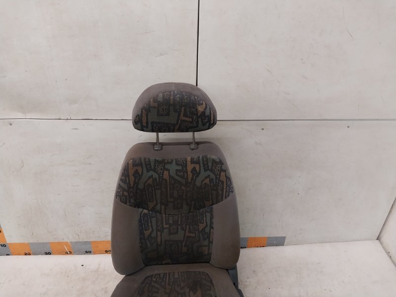 Сиденье переднее левое