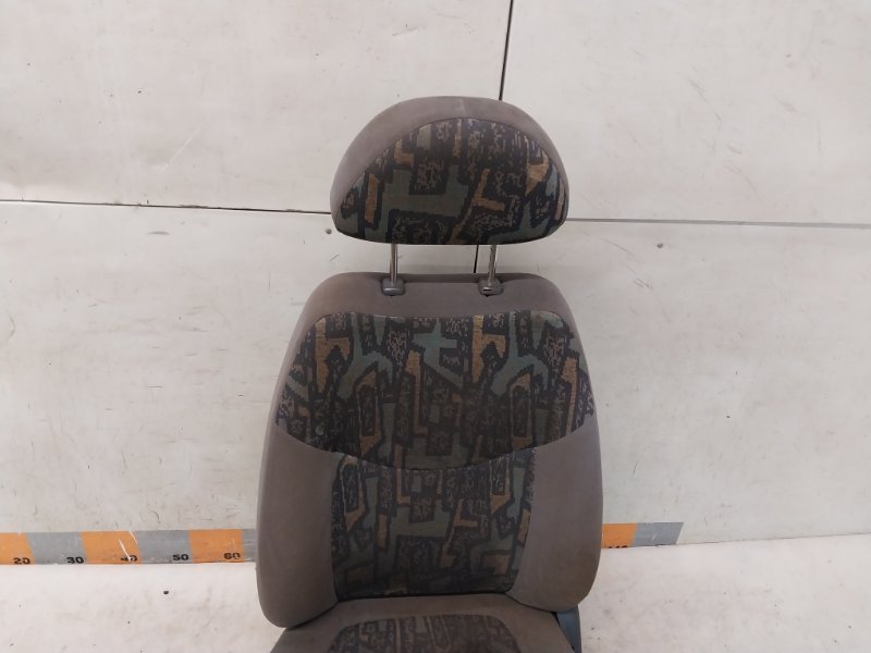 Сиденье переднее левое