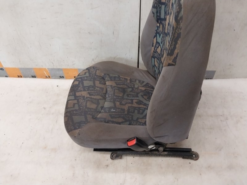 Сиденье переднее правое