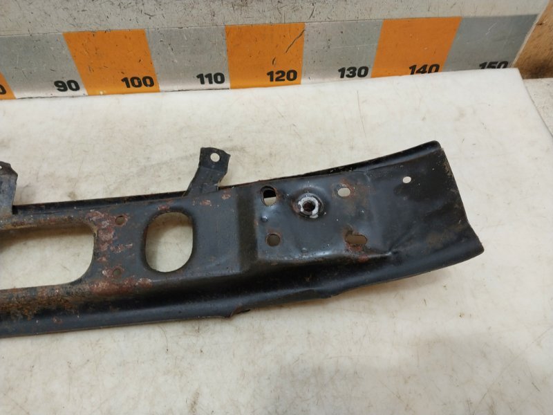 Усилитель переднего бампера