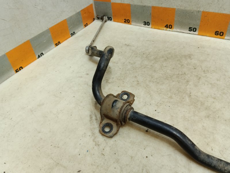 Стабилизатор передний