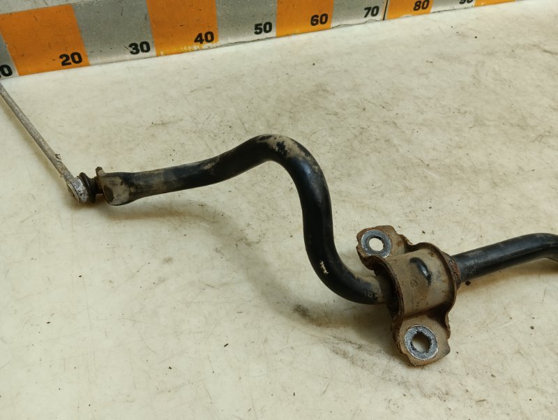 Стабилизатор передний