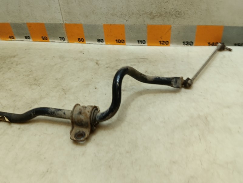 Стабилизатор передний