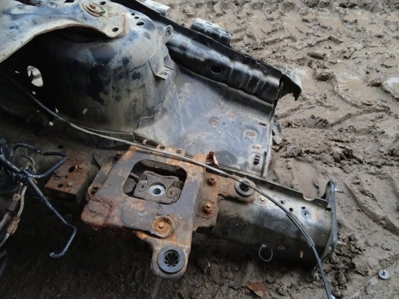 Кузовной элемент