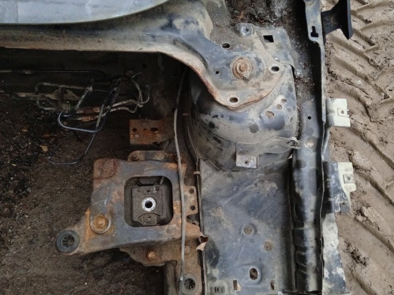 Кузовной элемент