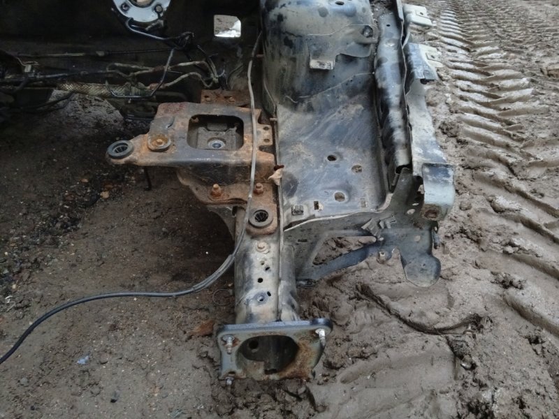 Кузовной элемент