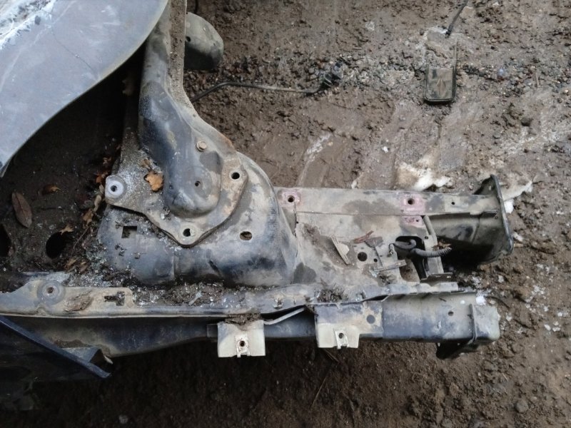 Лонжерон передний правый