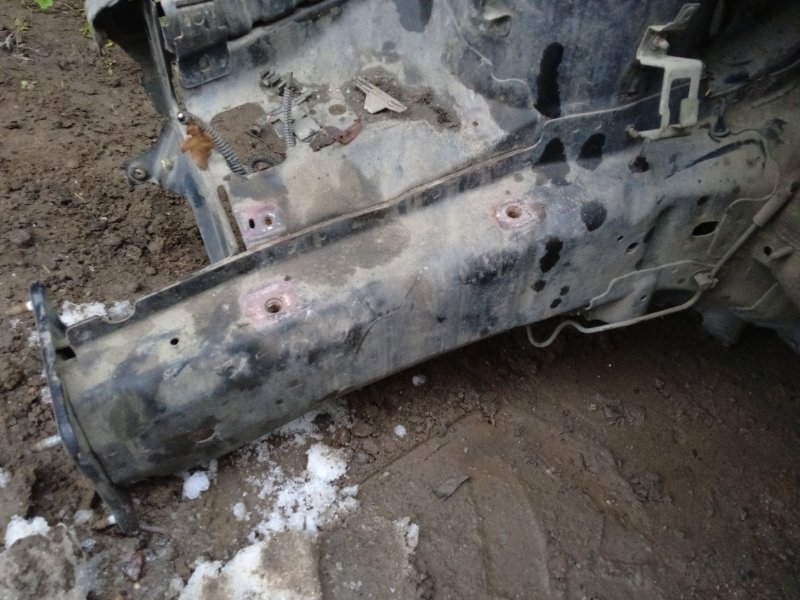 Лонжерон передний правый