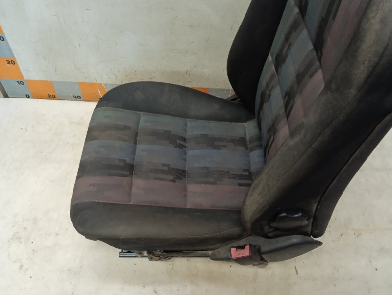 Сиденье переднее правое