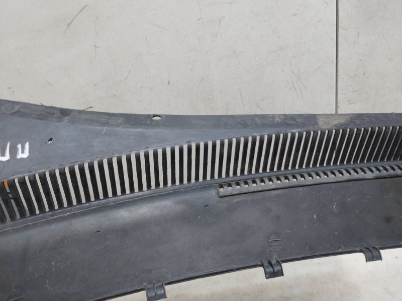 Планка под лобовое стекло