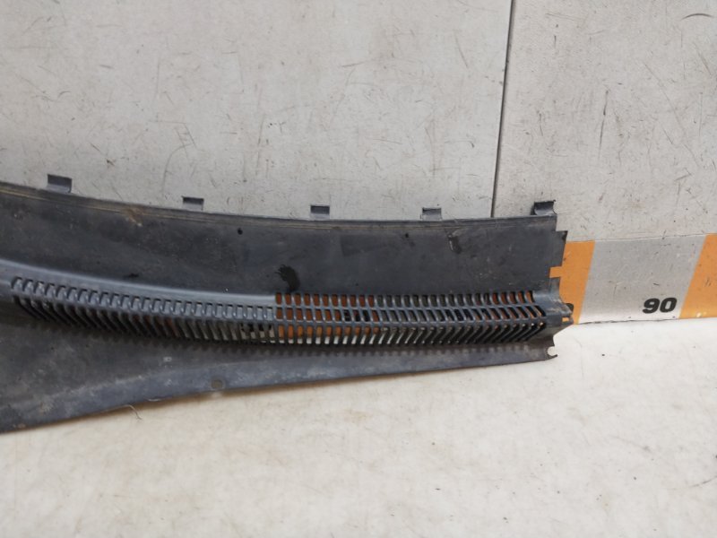 Планка под лобовое стекло