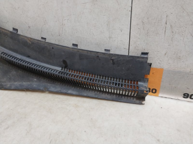 Планка под лобовое стекло