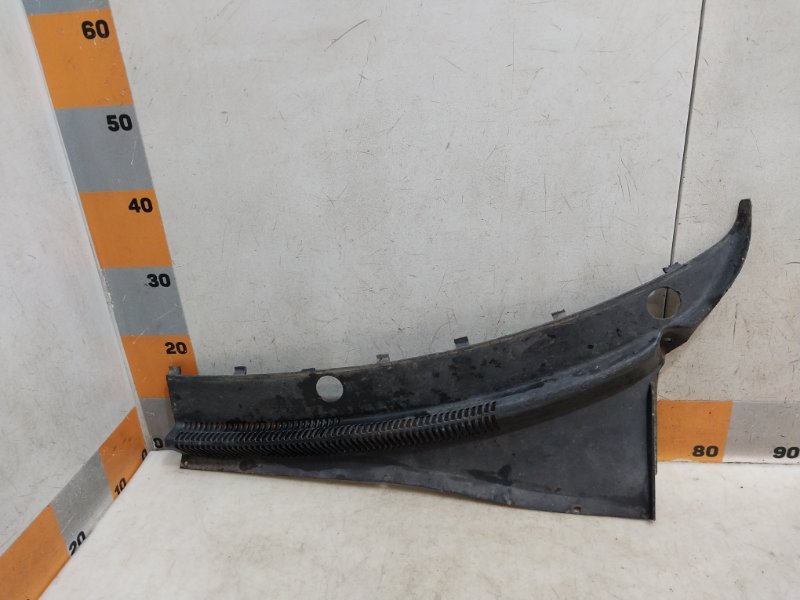 Планка под лобовое стекло