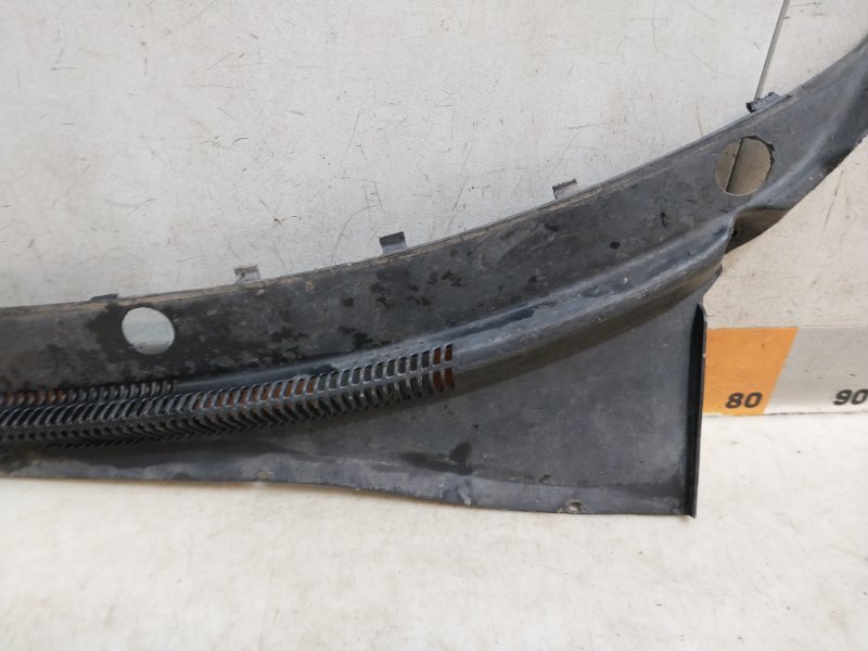 Планка под лобовое стекло