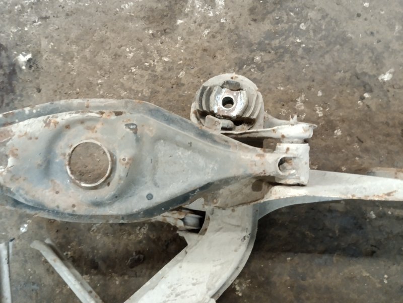 Балка задняя