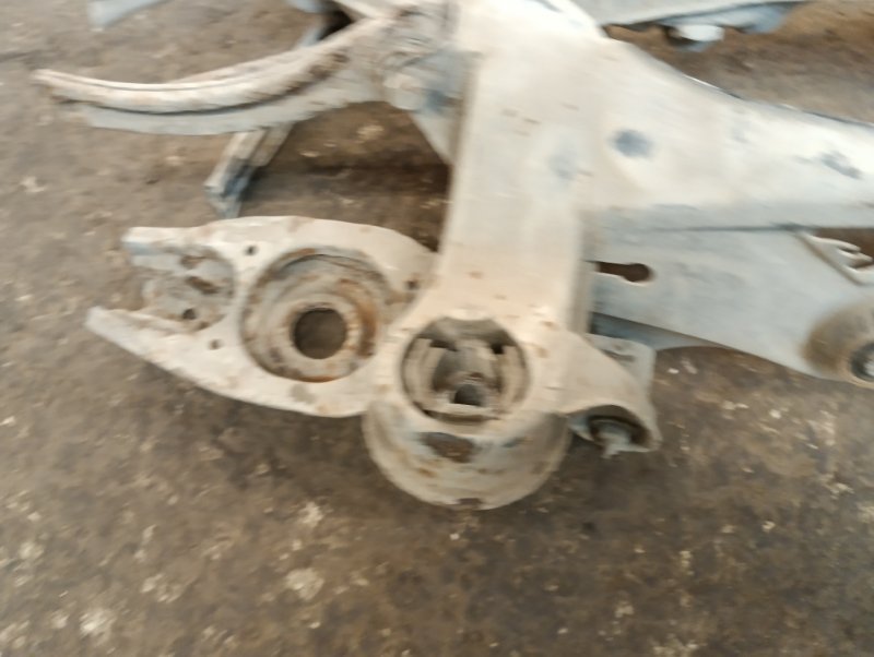 Балка задняя