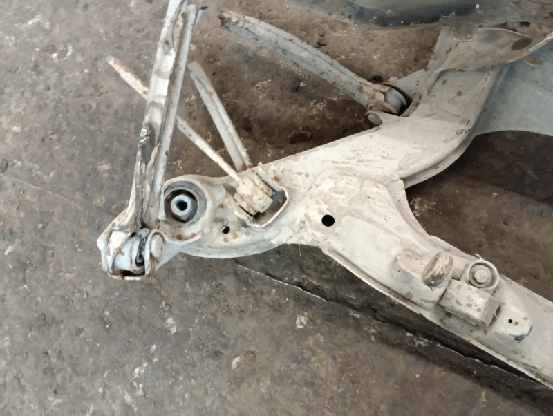 Балка задняя