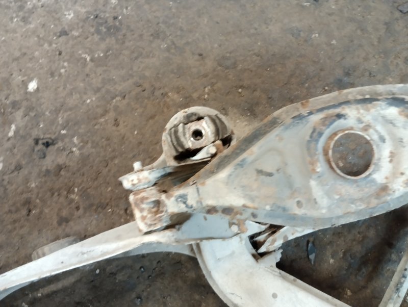 Балка задняя