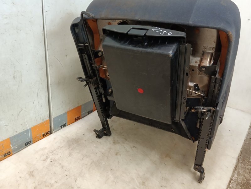 Сиденье переднее правое