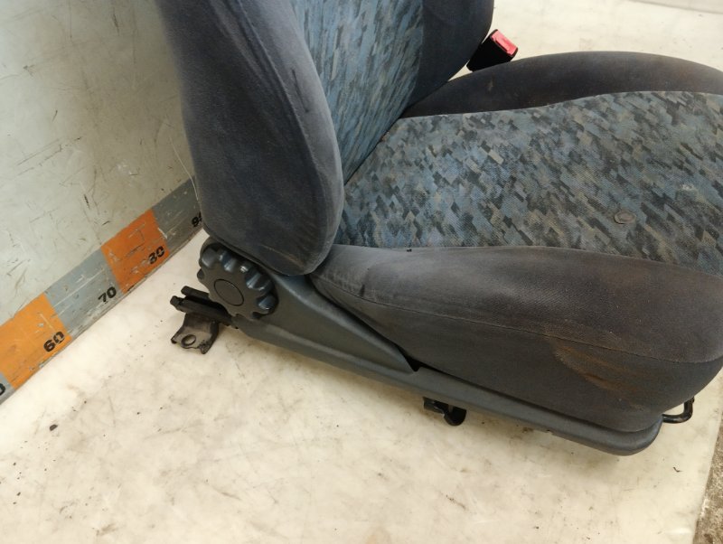 Сиденье переднее правое