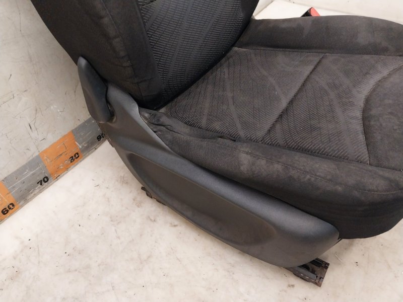 Сиденье переднее правое