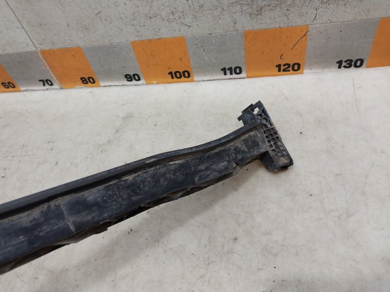 Решетка стеклоочистителей (Жабо)