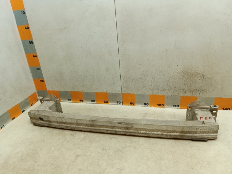 Усилитель переднего бампера