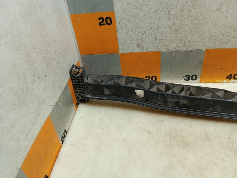 Решетка стеклоочистителей (Жабо)