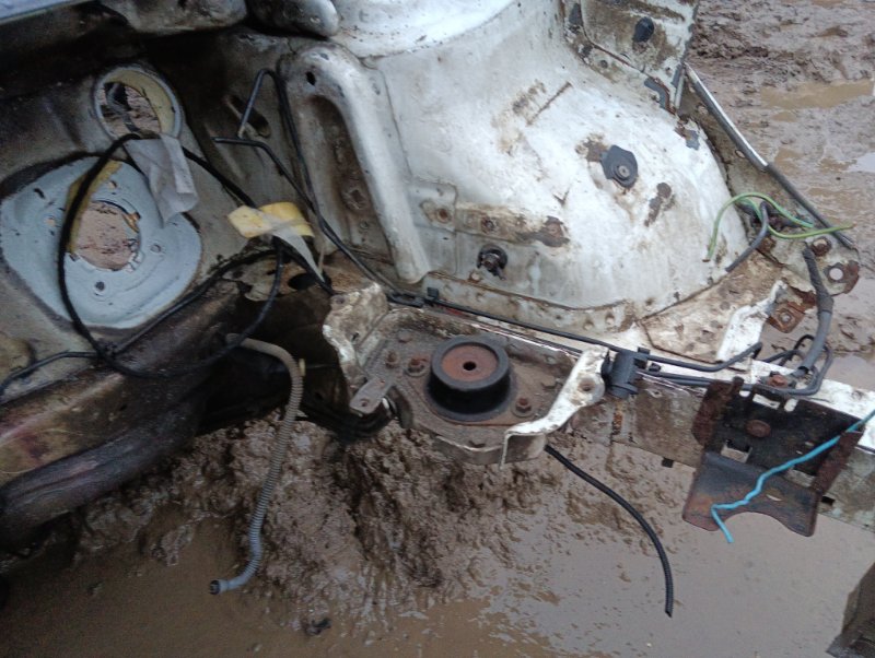 Кузовной элемент