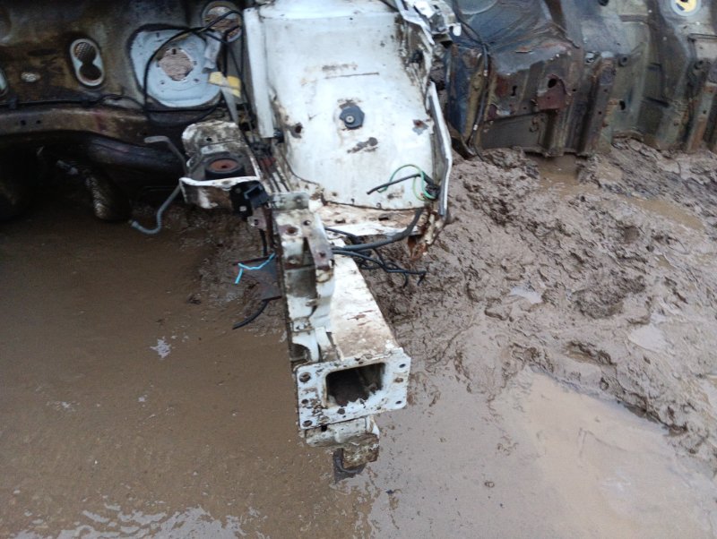 Кузовной элемент