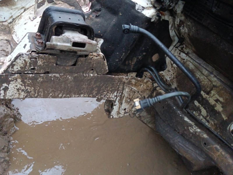 Кузовной элемент