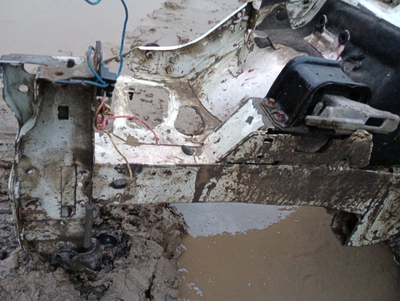 Кузовной элемент