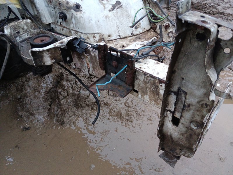 Лонжерон передний левый