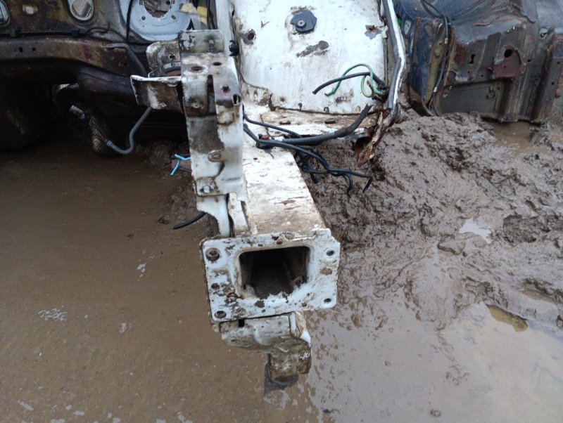 Лонжерон передний левый