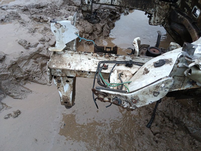 Лонжерон передний левый