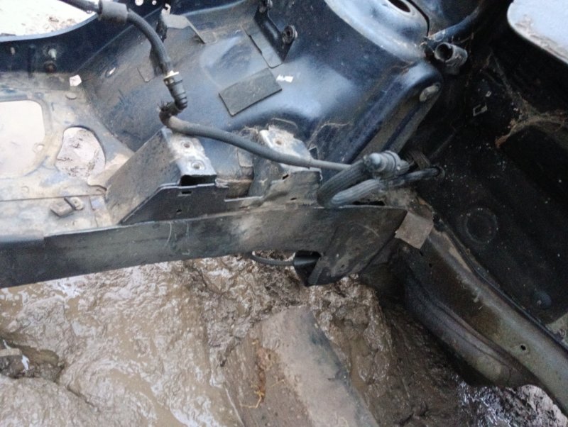 Кузовной элемент