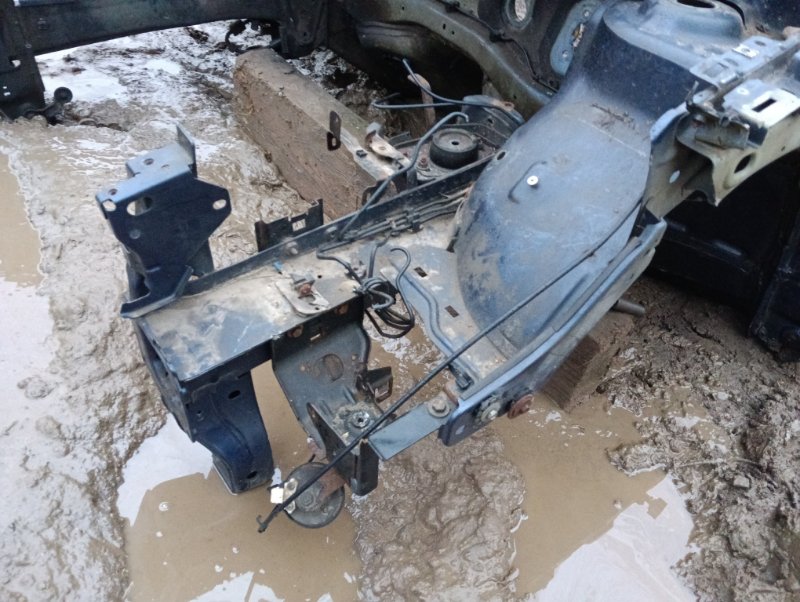 Кузовной элемент