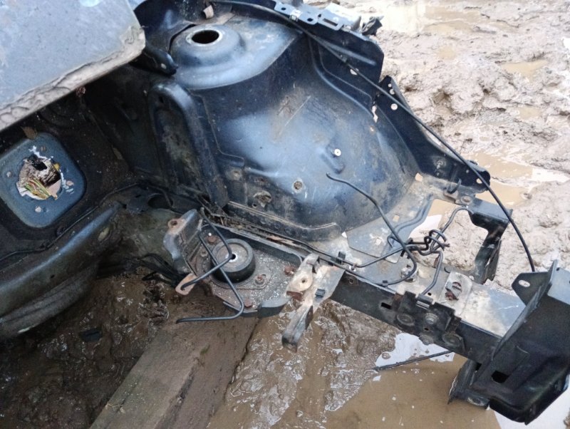 Кузовной элемент