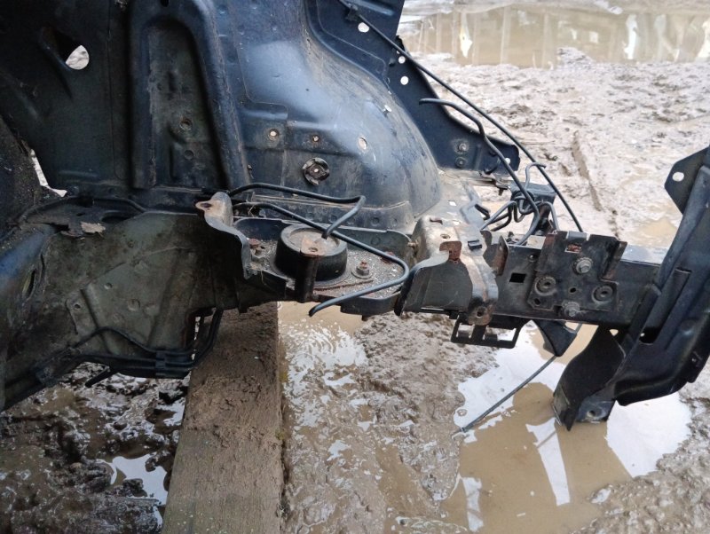 Лонжерон передний левый