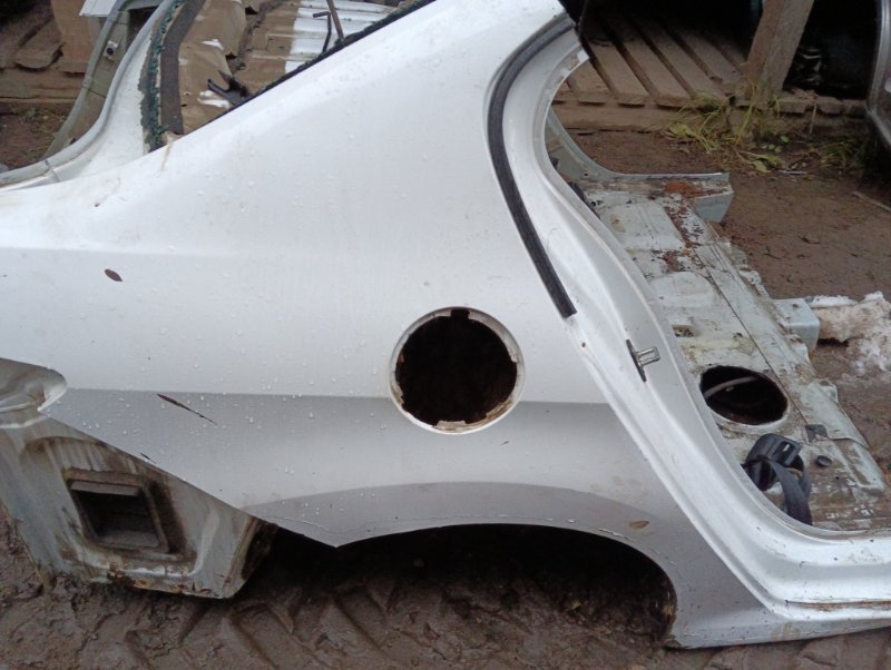 Крыло заднее правое