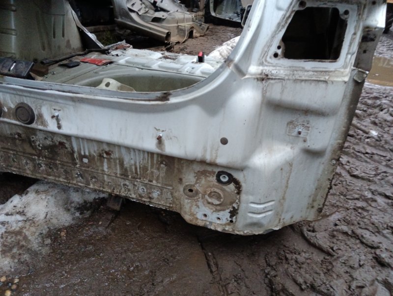 Крыло заднее правое