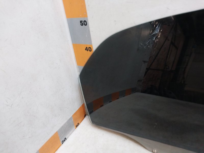 Стекло двери задней правой